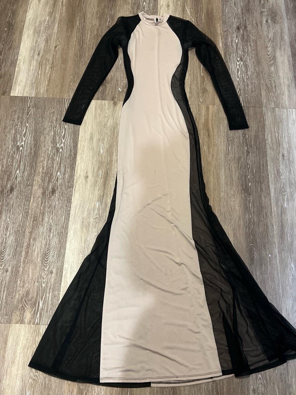 Long Sleeve Contrast Panel Maxi Dress in Beige and Black